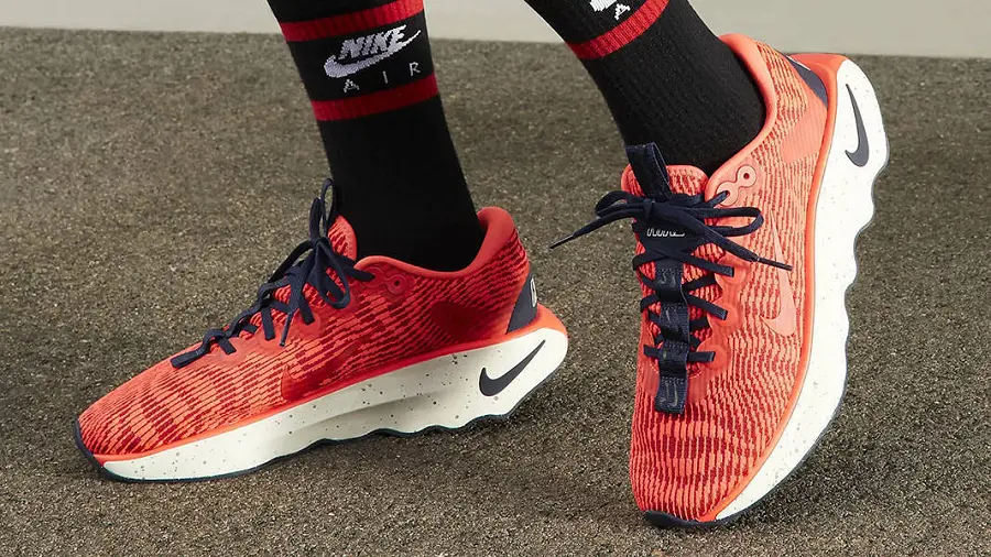 Alternative view of Giày Nike Motiva 'Bright Crimson' DV1237-600