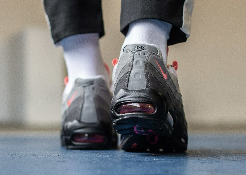 Giày Nike Air Max 95 'Black' DM0011-007 - Ảnh 4