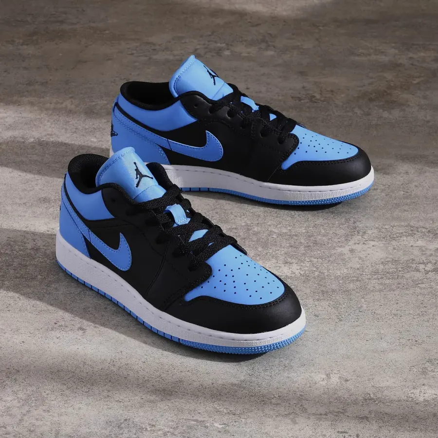 Alternative view of Giày Nike Air Jordan 1 'University Blue' 553560-041