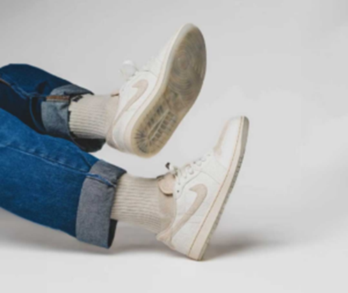 Alternative view of Giày Nike Air Jordan 1 Retro Low OG ‘Chris Paul’ FZ0455-200