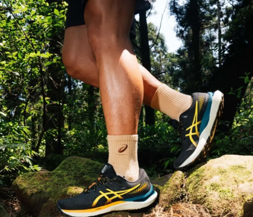 Alternative view of Giày Asics Gel Cumulus 24 TR ‘Black’ 1011B572-750