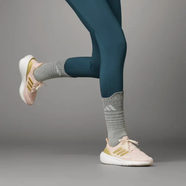 Alternative view of Giày Adidas UltraBoost Light ‘Quartz Gold’ IE1757