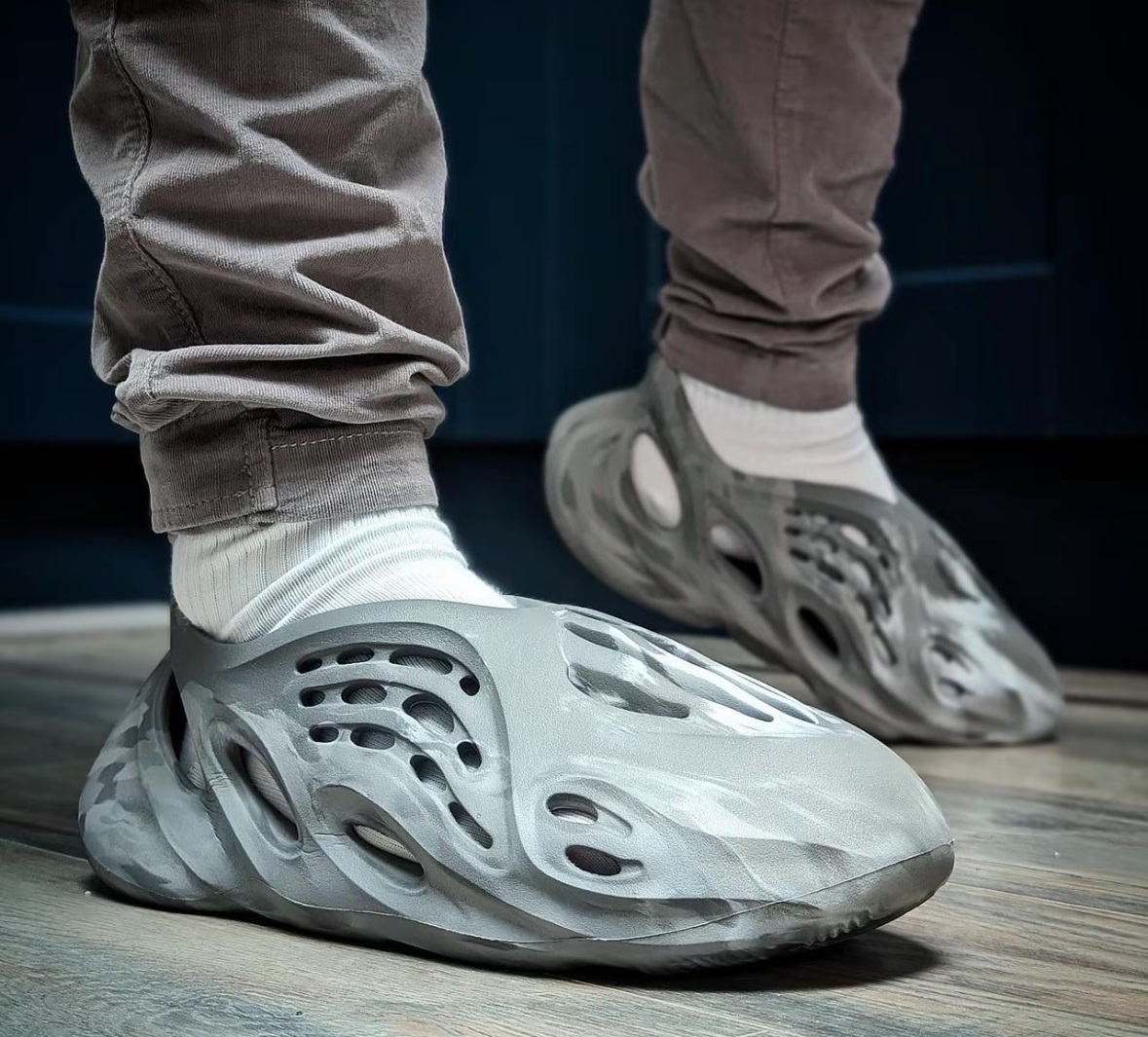 Dép Yeezy Foam Runner ‘MX Granite’ IE4931 - Ảnh 8