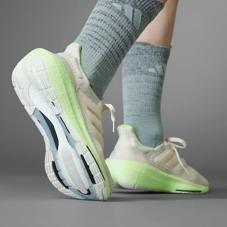 Alternative view of Giày Adidas Ultraboost LightI 'Chalk White' IG7964