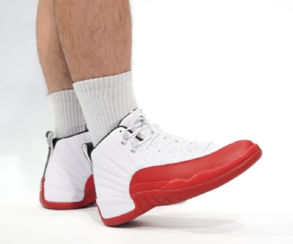 Alternative view of Giày Nike Air Jordan 12 Retro ‘Cherry’ 2023 CT8013-116