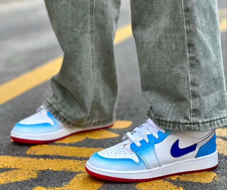 Giày Nike Air Jordan 1 Low SE 'Blue Gradient' FN8895-141 - Ảnh 3