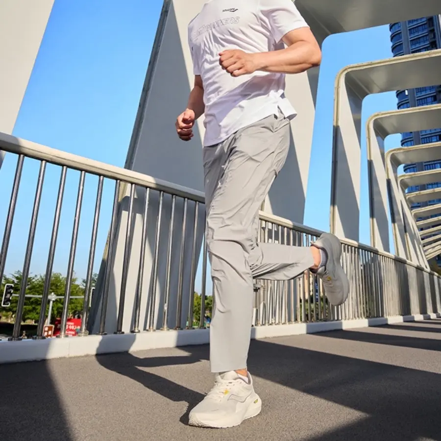 Alternative view of Giày Saucony Surge 2 Runshield 'White' S28200-1