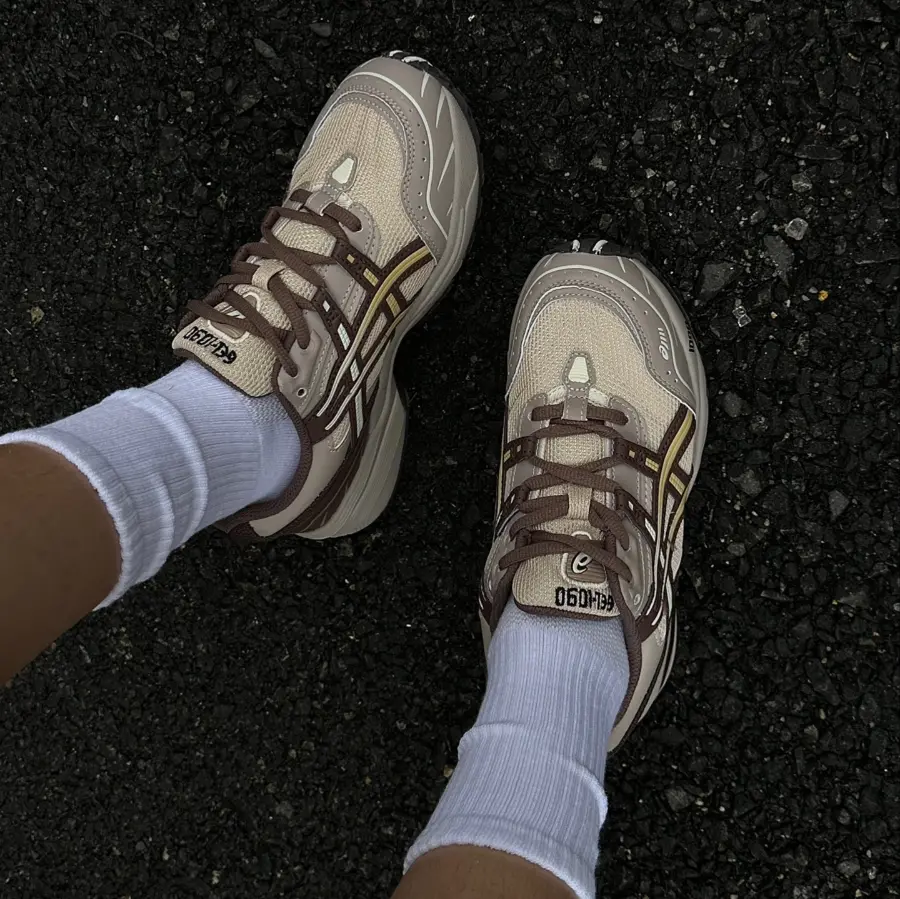Alternative view of Giày Asics Gel-1090 V1 'Brown' 1203A243-201