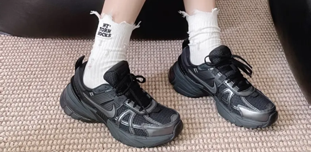 Giày Nike V2K Run 'Metallic Silver Black' FD0736-001 - Ảnh 4