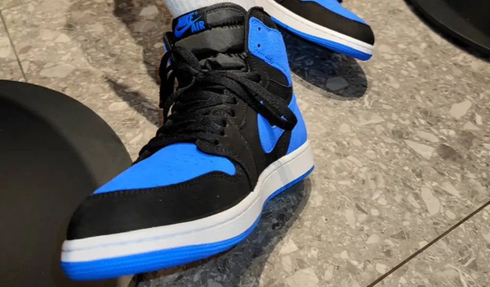 Alternative view of Giày Nike Air Jordan 1 High OG 'Royal Blue' FD1437-042