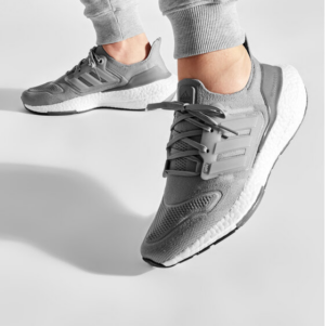 Alternative view of Giày Adidas Ultra Boost 22 'Grey White' GX5460