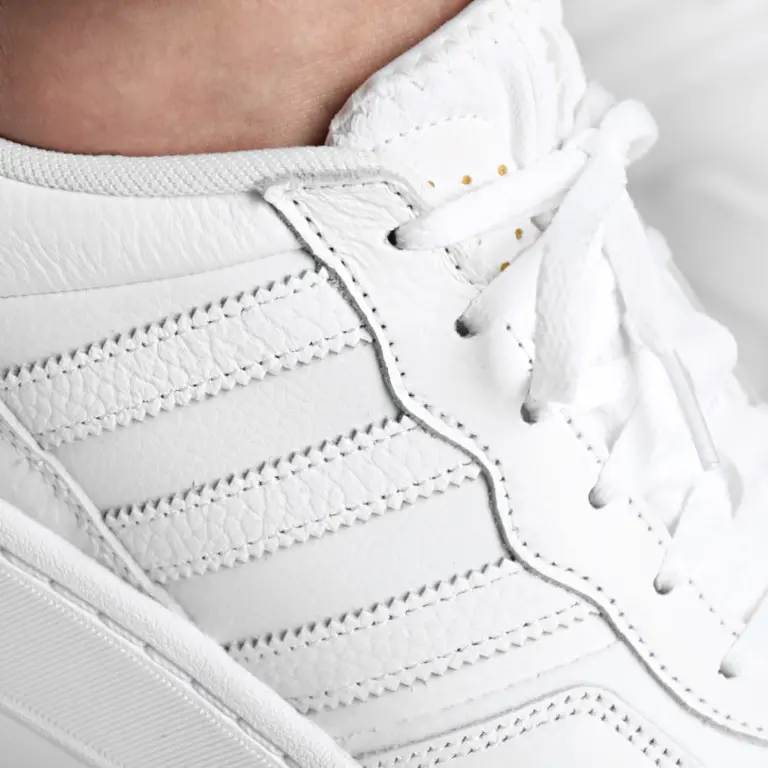 Alternative view of Giày Adidas Courtic ‘Cloud White’ GY3589