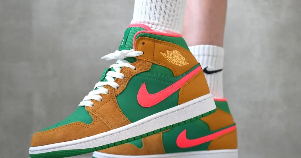 Alternative view of Giày Nike Air Jordan 1 Mid SE 'Wheat Watermelon' DX4332-700