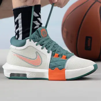 Alternative view of Giày Nike LeBron Witness 8 EP 'Grey Green' FB2237-101