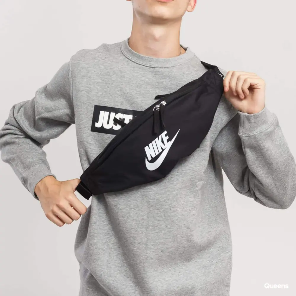 Alternative view of Túi Nike Heritage Hip Black Waist Bag BA5750-010