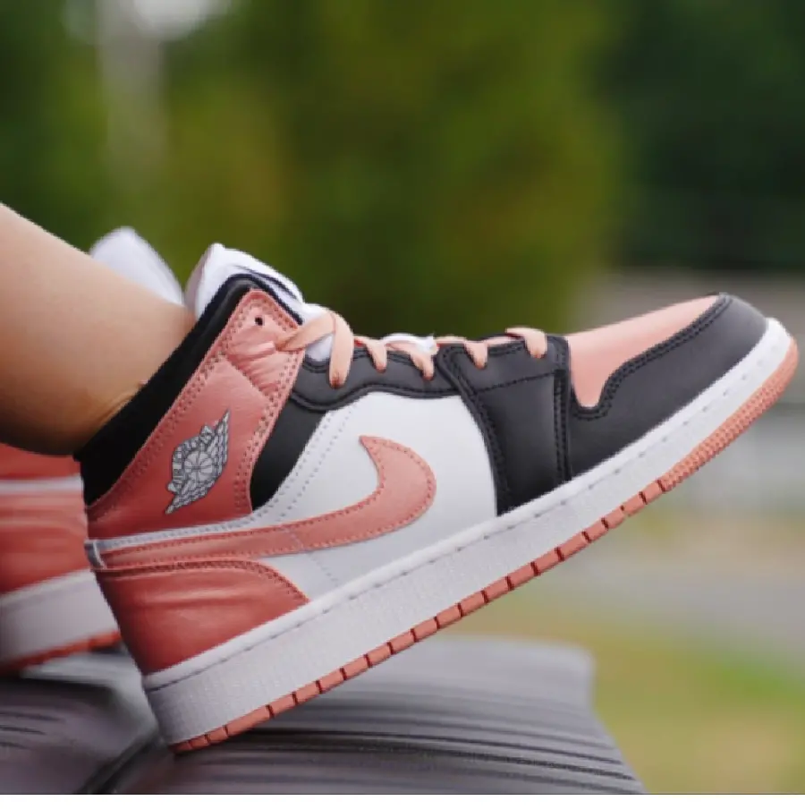 Alternative view of Giày Nike Air Jordan 1 Mid Light ‘Madder Root’ DM9077-108