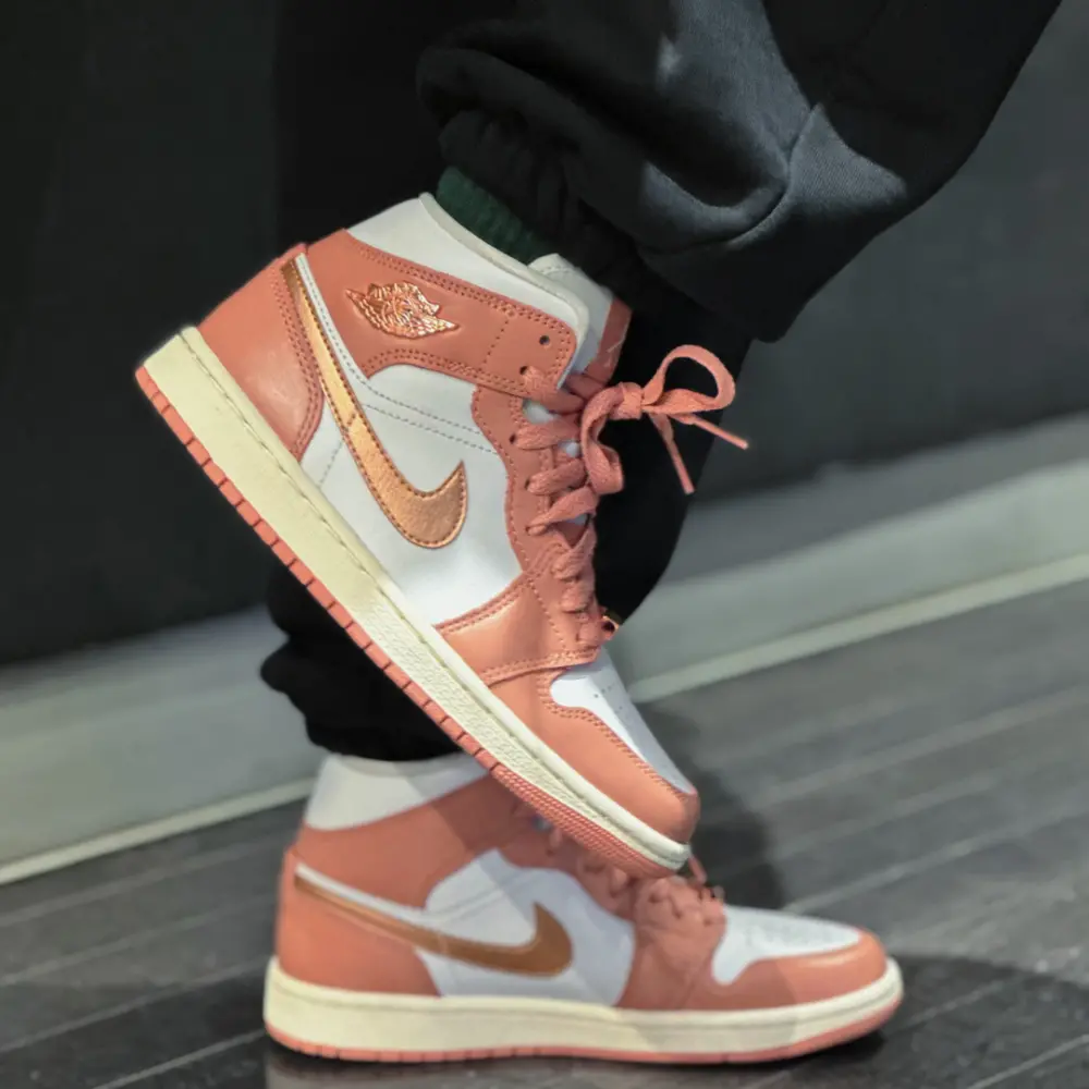 Giày Nike Air Jordan 1 Mid SE 'Red Stardust' FB9892-670 - Ảnh 8