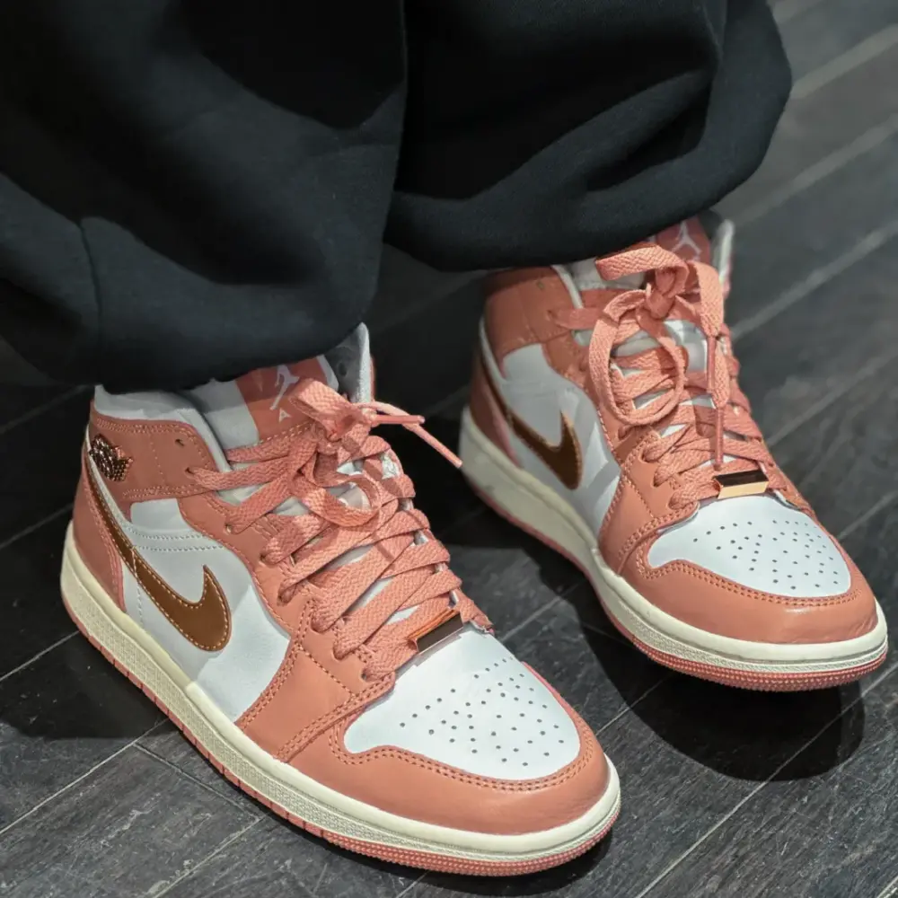 Giày Nike Air Jordan 1 Mid SE 'Red Stardust' FB9892-670 - Ảnh 4