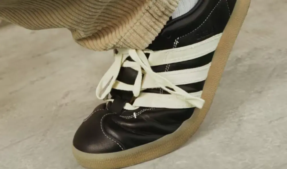 Alternative view of Giày Adidas x Foot Industry Gazelle ‘Core Black’ ID3517