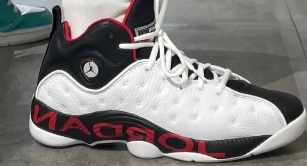 Giày Nike Air Jordan Jumpman Team 2 'Chicago' DZ7294-101 - Ảnh 4