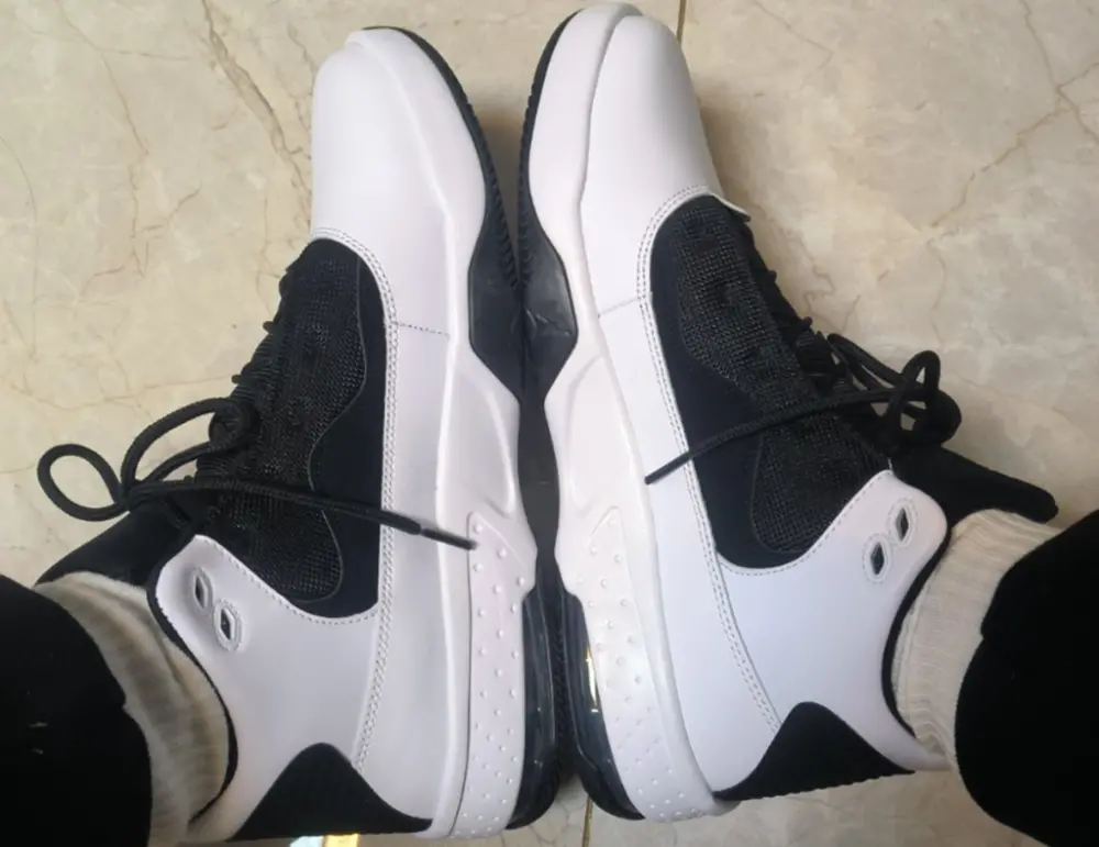 Giày Nike Air Jordan Max Aura 2 'White Black Gold' CK6636-107 - Ảnh 4