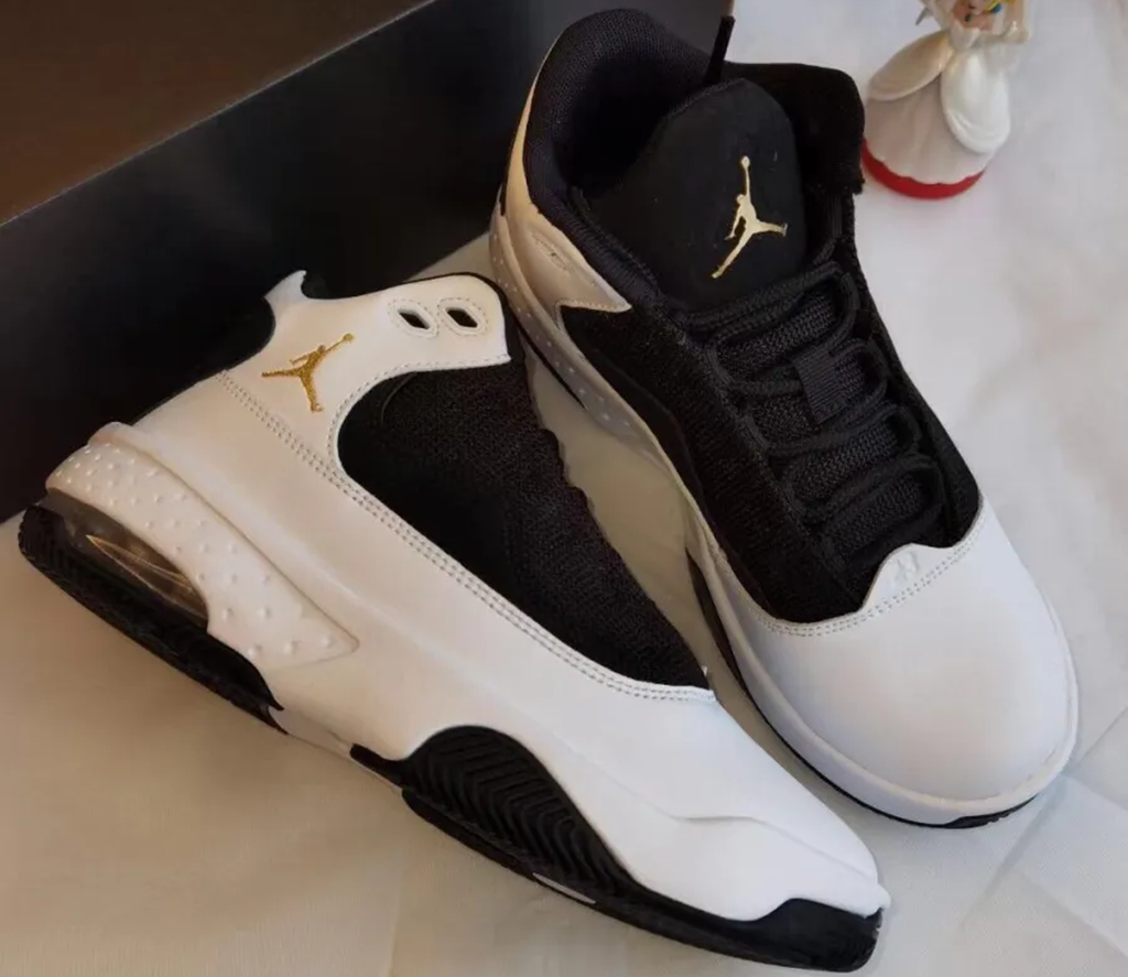 Giày Nike Air Jordan Max Aura 2 'White Black Gold' CK6636-107 - Ảnh 3