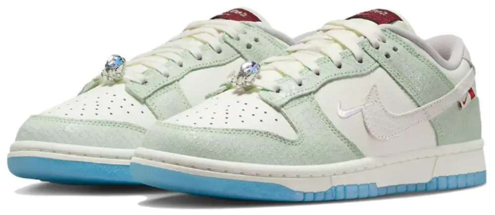 Alternative view of Giày Nike Dunk 'Year of the Dragon' FZ5065-111