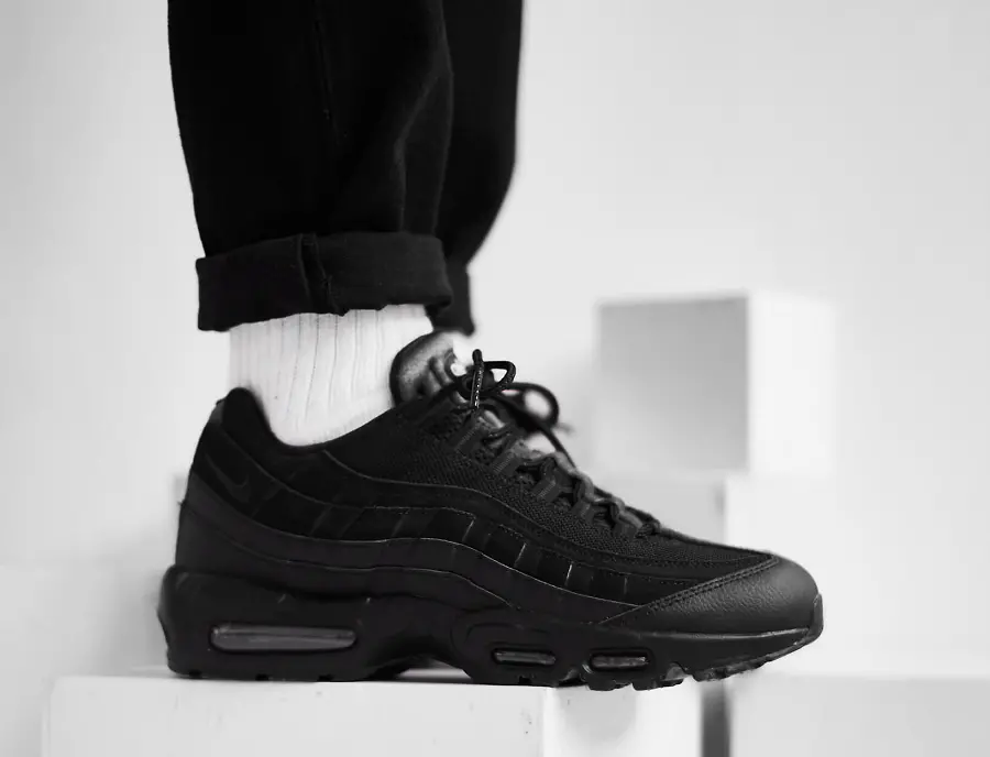 Giày Nike Air Max 95 Essential ‘Triple Black’ AT9865-001 - Ảnh 5