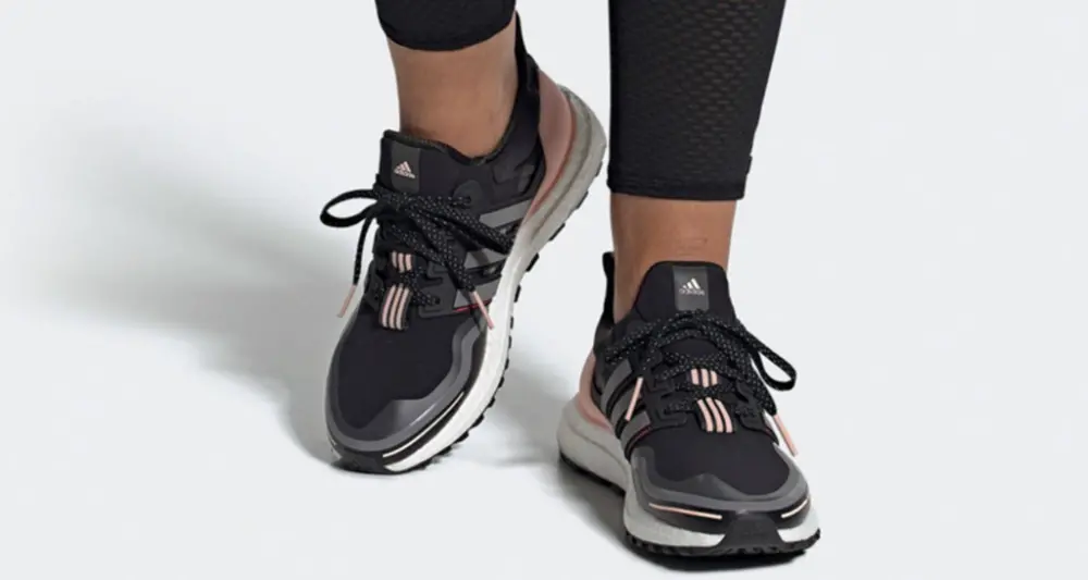 Alternative view of Giày Adidas UltraBoost Guard ‘Black Grey Pink’ FU9465