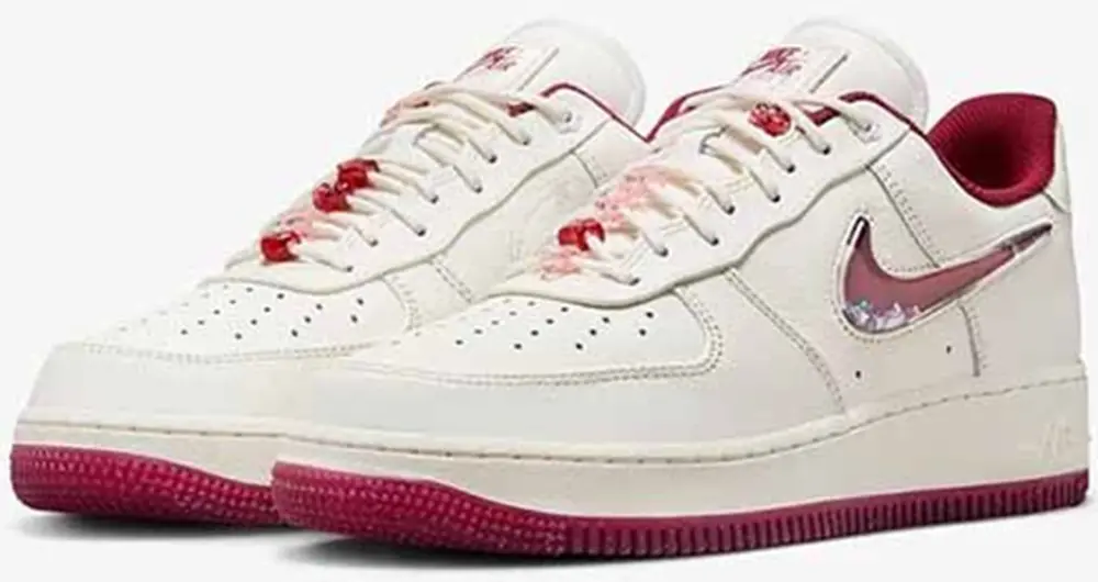 Alternative view of Giày Nike Air Force 1 'Valentine's Day 2024' FZ5068-161