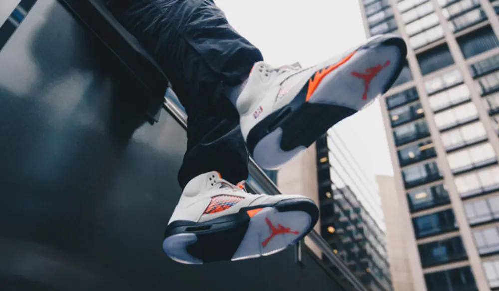 Alternative view of Giày Nike Air Jordan Retro 5 ‘International Flight’ 440889-148
