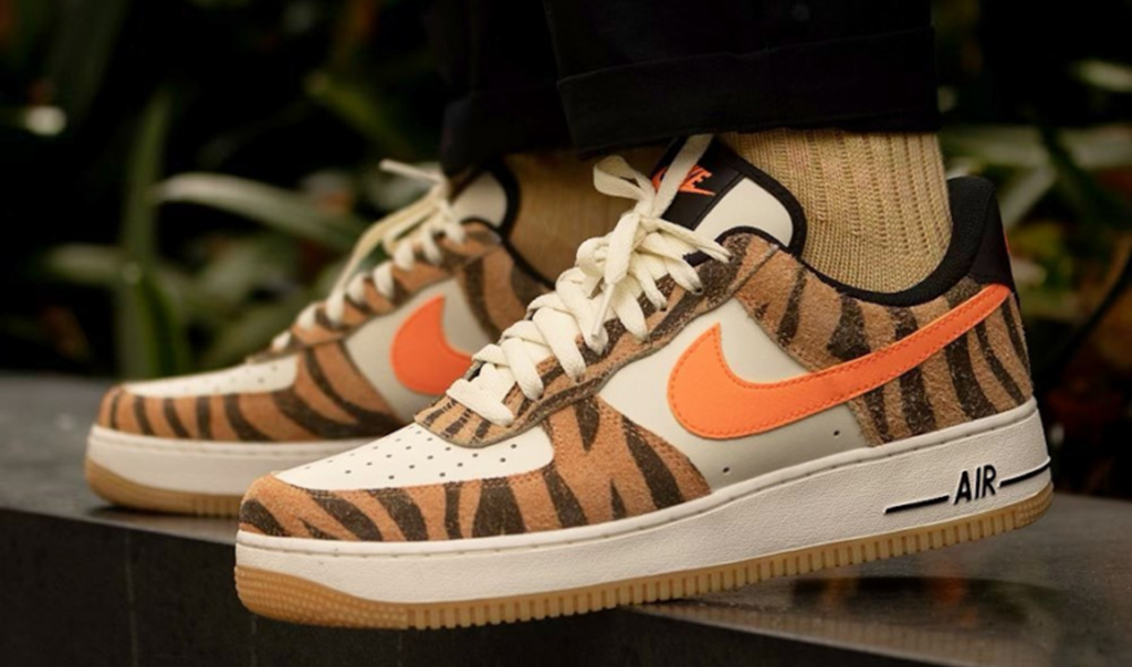 Giày Nike Air Force 1 Low Premium ‘Daktari Stripes’ DJ6192-100 - Ảnh 2