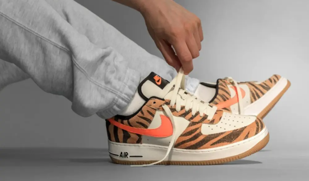 Giày Nike Air Force 1 Low Premium ‘Daktari Stripes’ DJ6192-100 - Ảnh 4