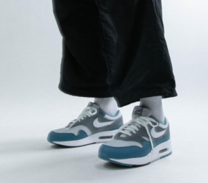 Alternative view of Giày Nike Air Max 1 ‘Noise Aqua And Cool Grey’ FB9660-001