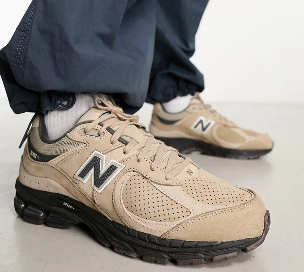 Giày New Balance 2002R "Driftwood & Blacktop" M2002REG - Ảnh 4