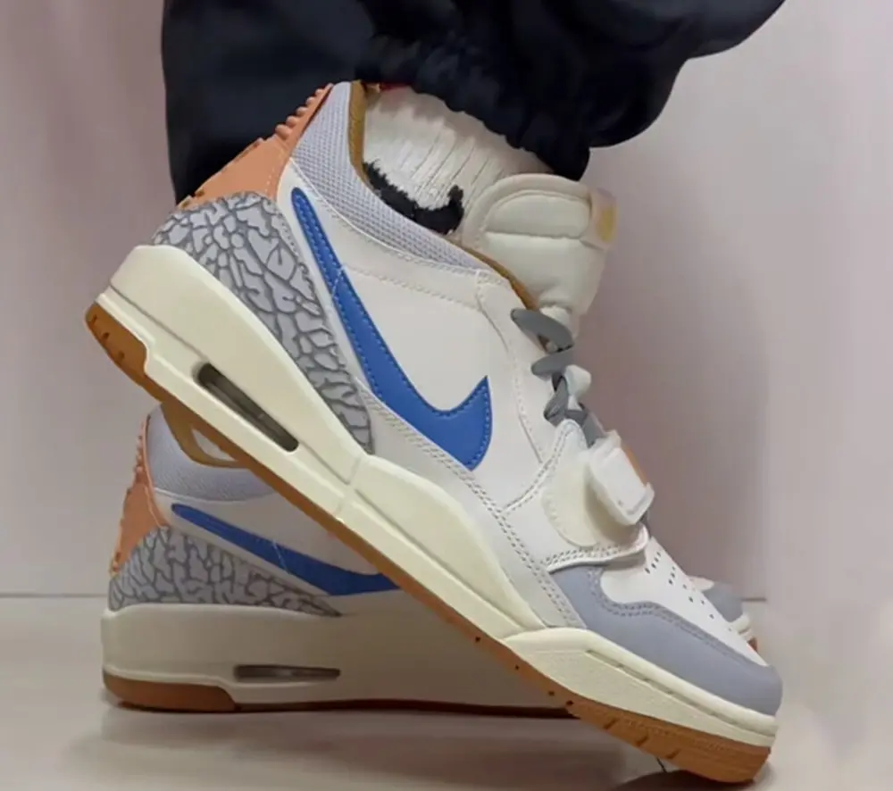 Alternative view of Giày Nike Air Jordan Legacy 312 Low ‘Sail Royal’ HF0746-041