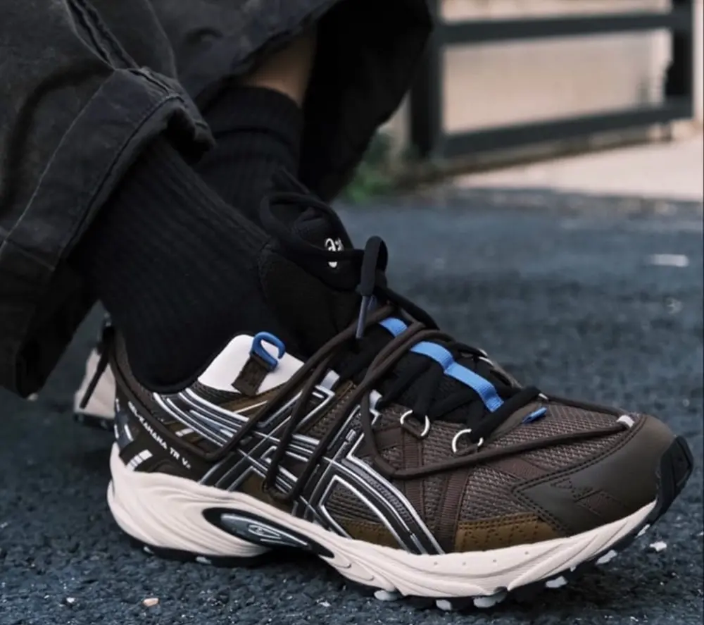 Alternative view of Giày Asics Gel-Kahana Tr V2 'Mocha' 1203A259-201