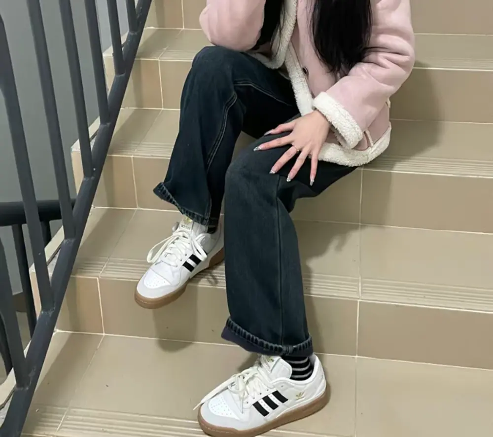 Alternative view of Giày Adidas Forum 84 Low CL ‘White Black Gum’ IG3769