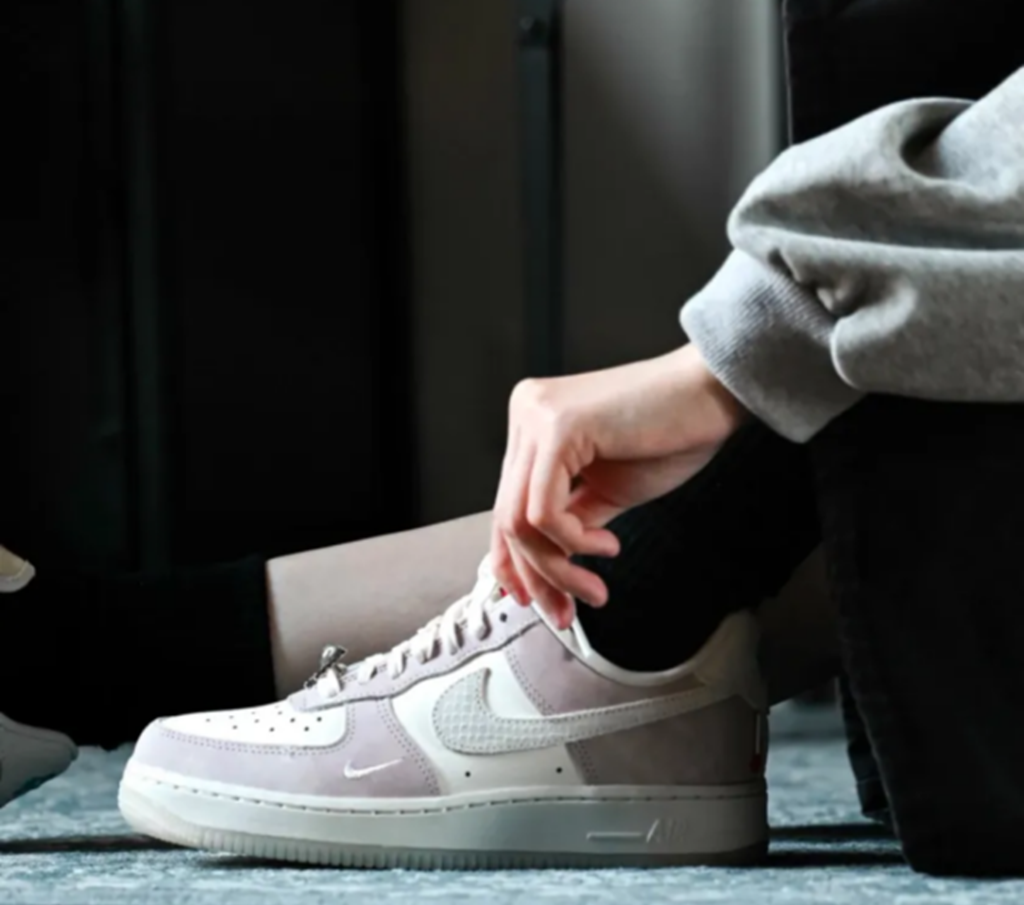 Giày Nike Air Force 1 ‘Year of the Dragon’ FZ5066-111 - Ảnh 3