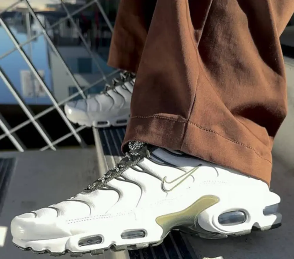 Alternative view of Giày Nike Air Max Plus ‘Phantom’ FB9722-001