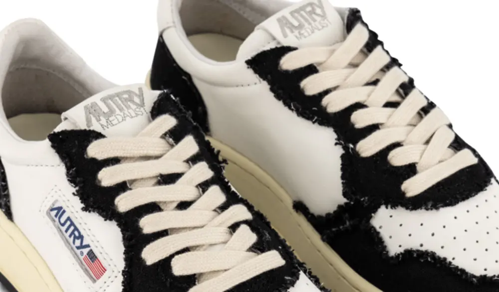 Alternative view of Giày Autry Medalist Low Goatskin ‘White Black’ AULW-CB02