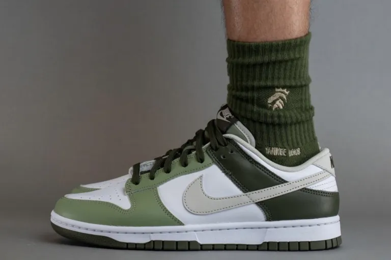 Giày Nike Dunk Low ‘Oil Green’ FN6882-100 - Ảnh 4