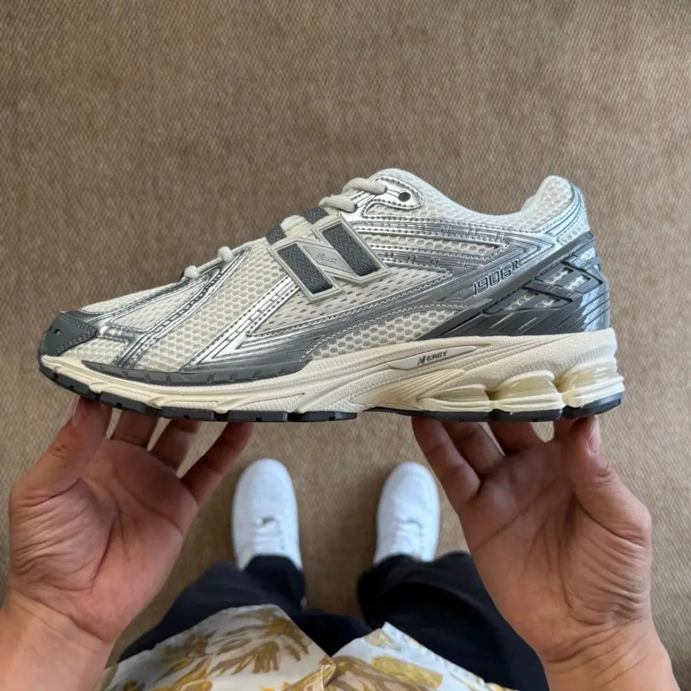 Giày New Balance 1906R 'Grey Silver' M1906RFS - Ảnh 3