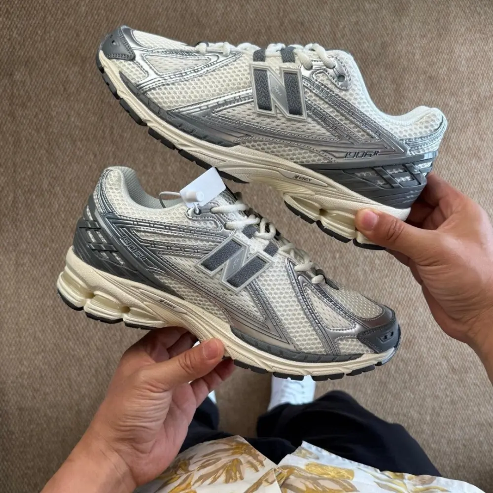 Giày New Balance 1906R 'Grey Silver' M1906RFS - Ảnh 4