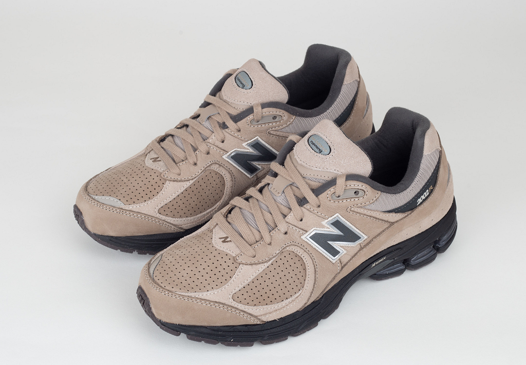 Giày New Balance 2002R "Driftwood & Blacktop" M2002REG - Ảnh 3