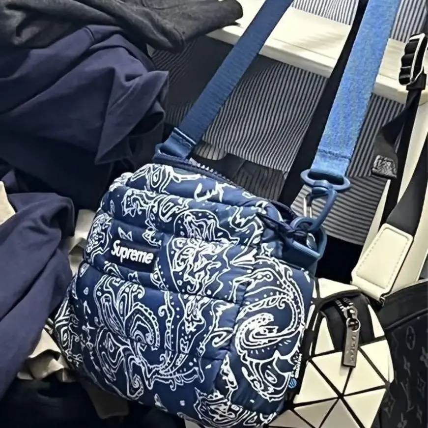 Túi Supreme Puffer Side Bag ‘Blue Paisley’ - Ảnh 4