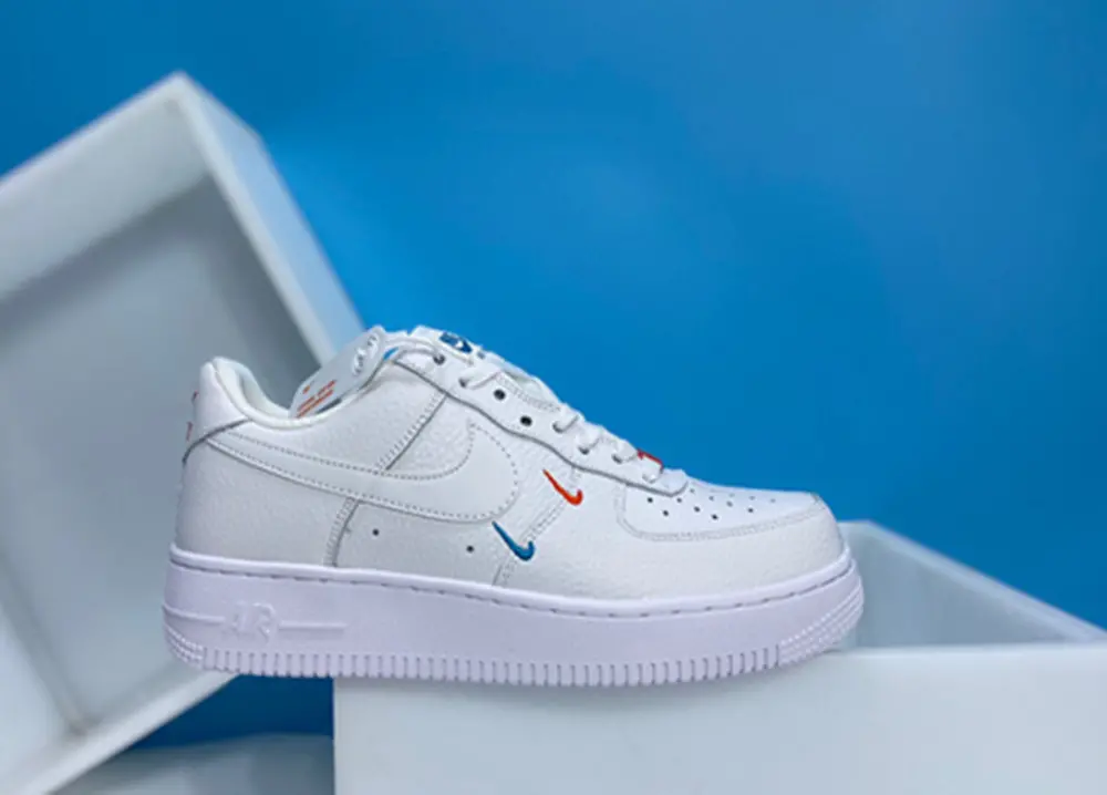 Giày Nike Wmns Air Force 1 ’07 Essential ‘Summit White Solar Red’ CT1989-101 - Ảnh 3