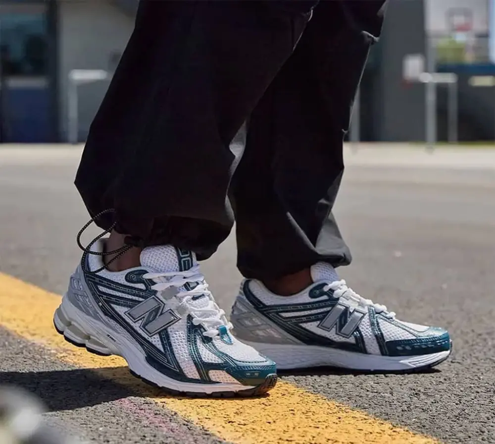 Alternative view of Giày New Balance 1906R ‘White Navy Silver’ M1906RFA