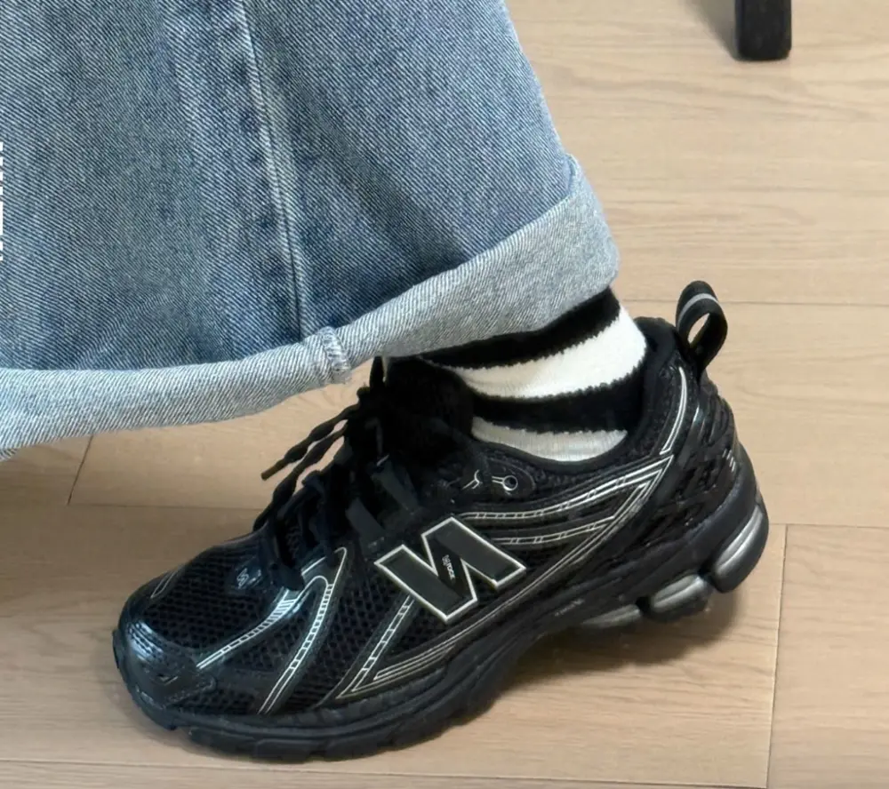 Alternative view of Giày New Balance 1906R 'Black' M1906RCH