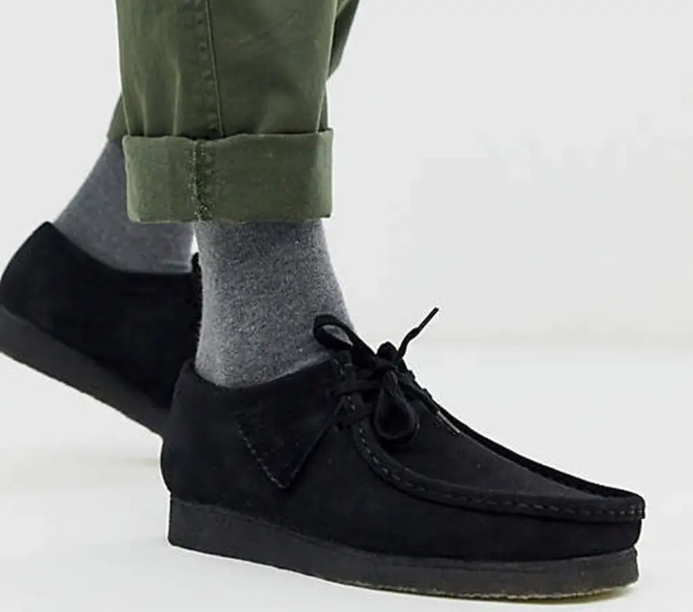 Alternative view of Giày Clarks Wallabee ‘Black Suede’ 261-55519